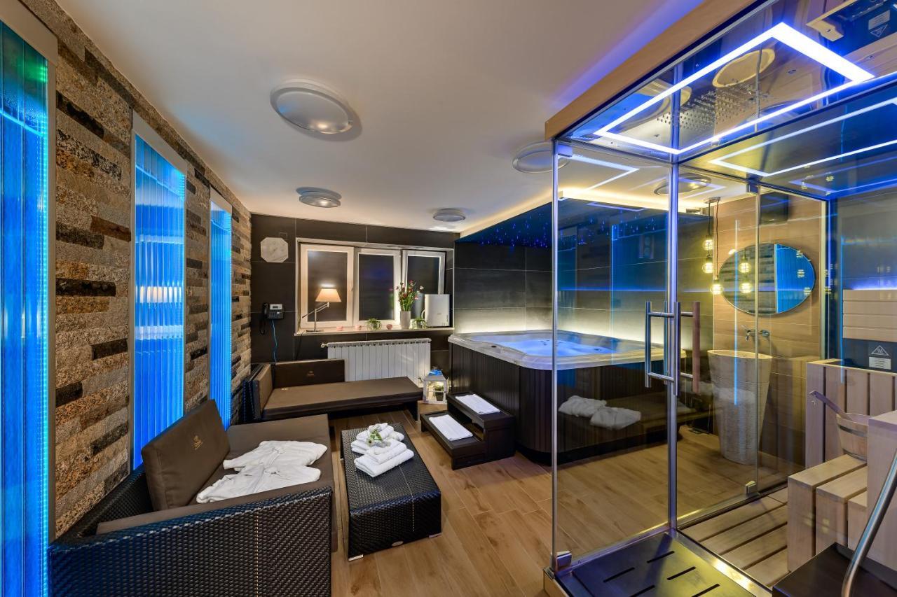 Madison Luxury & *